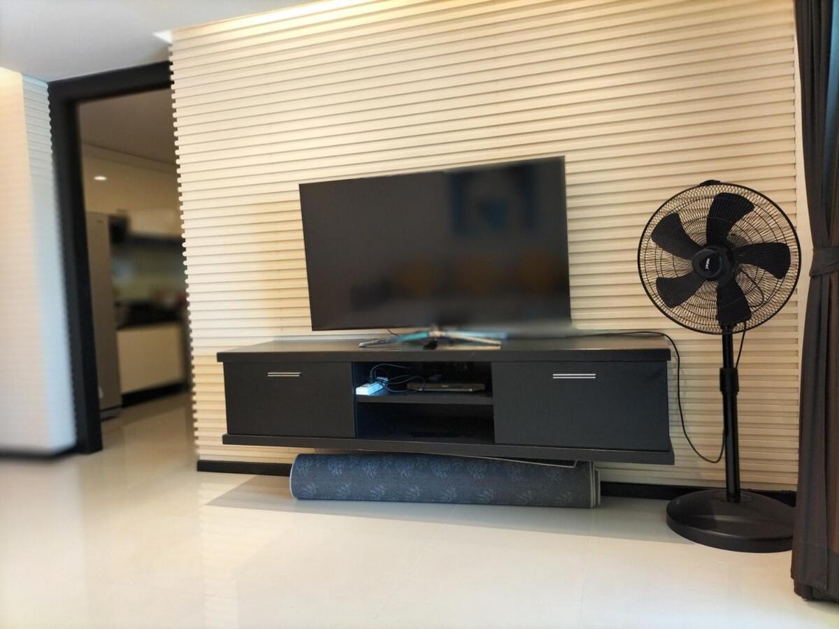 Modern 2-Bedroom Condo In Kamala Near The Beach Екстер'єр фото
